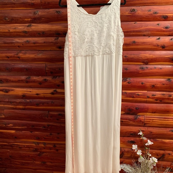 Boutique BOHO White dress - Picture 2 of 5